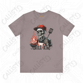 Men’s Funny ’Grill King’ Horror Skeleton Dad Graphic Shirt: Humorous BBQ Apparel for Grill Masters and Dads