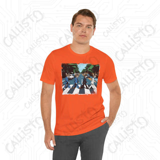 Men’s Humorous Shirt: Funny Cats Crossing the Street Design - Quirky Tee for Cat Lovers and Humor Enthusiasts - T-Shirt